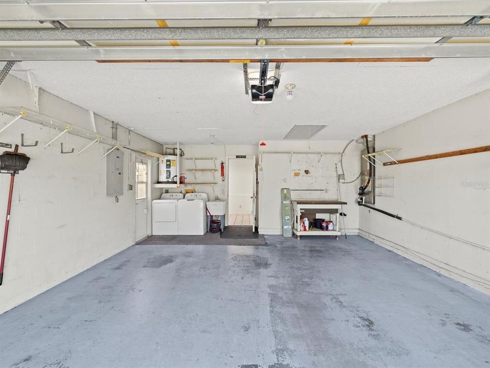 For Sale: $220,000 (2 beds, 2 baths, 1226 Square Feet)