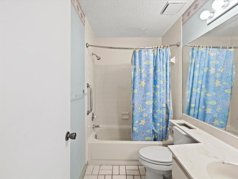 For Sale: $220,000 (2 beds, 2 baths, 1226 Square Feet)