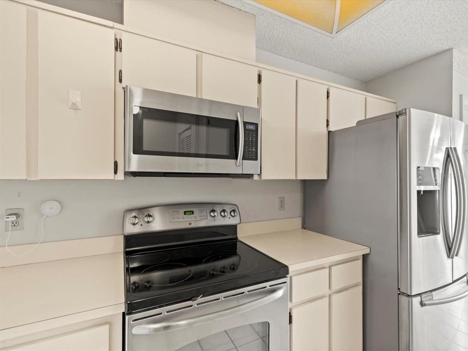 For Sale: $220,000 (2 beds, 2 baths, 1226 Square Feet)