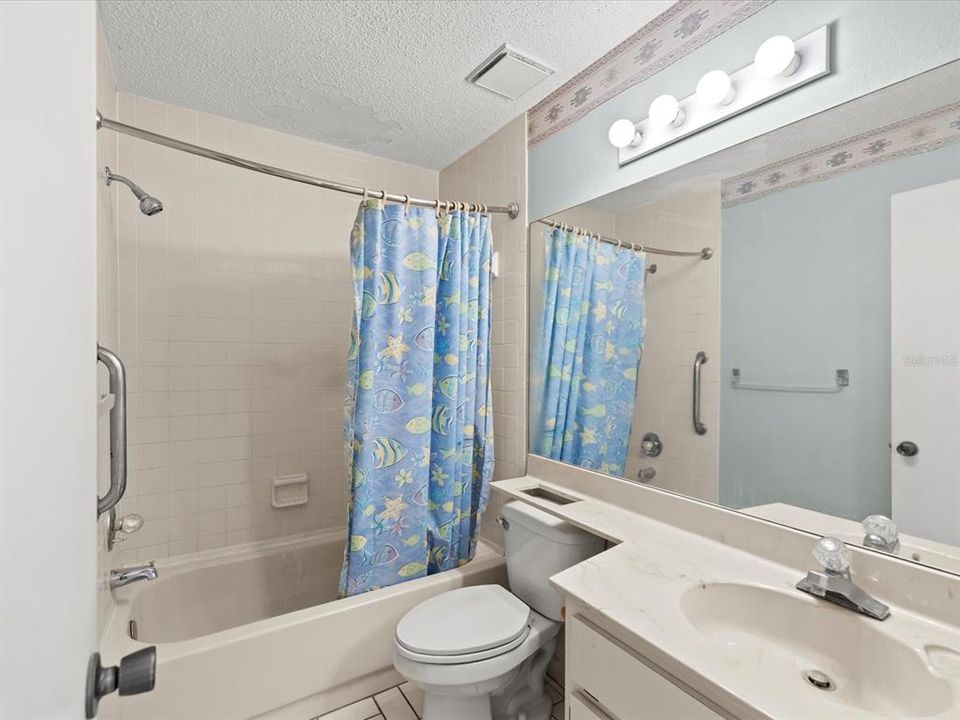 For Sale: $220,000 (2 beds, 2 baths, 1226 Square Feet)