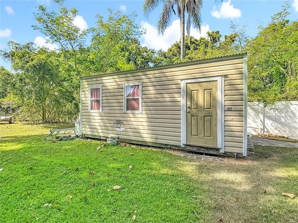 Active With Contract: $319,000 (3 beds, 2 baths, 1044 Square Feet)