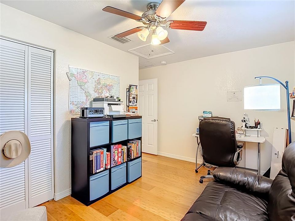 Active With Contract: $319,000 (3 beds, 2 baths, 1044 Square Feet)