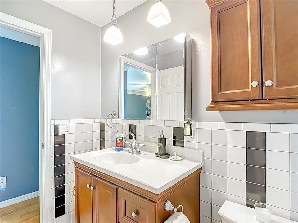 Active With Contract: $319,000 (3 beds, 2 baths, 1044 Square Feet)