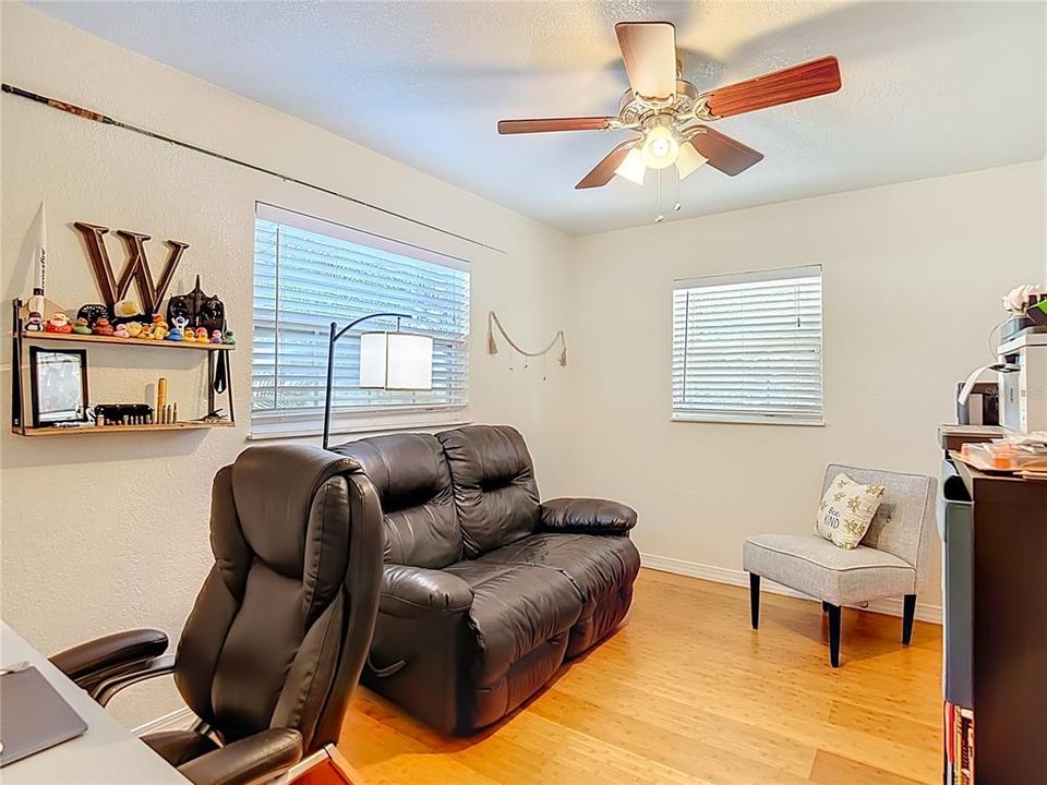 Active With Contract: $319,000 (3 beds, 2 baths, 1044 Square Feet)