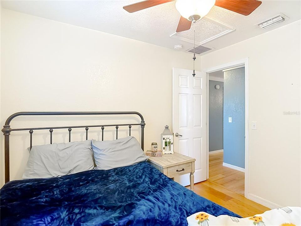 Active With Contract: $319,000 (3 beds, 2 baths, 1044 Square Feet)