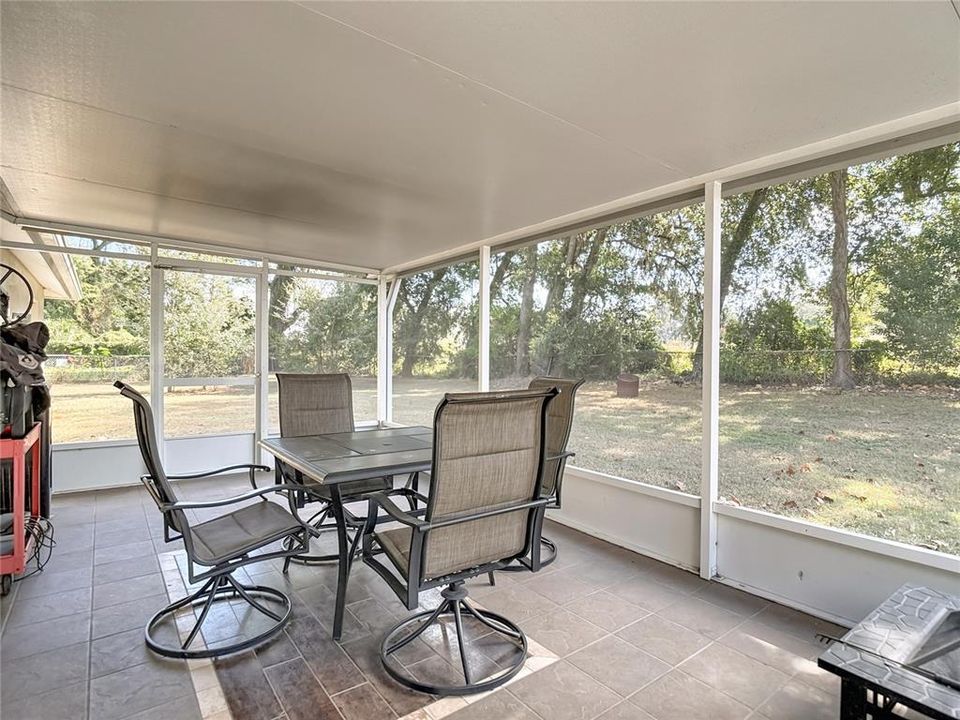 Active With Contract: $319,000 (3 beds, 2 baths, 1044 Square Feet)