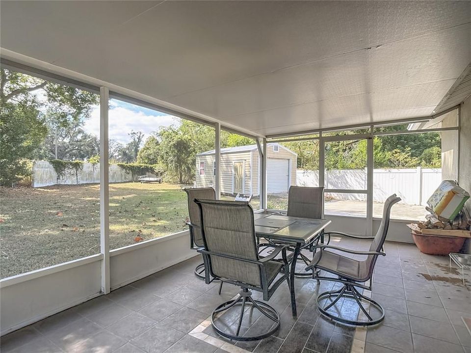 Active With Contract: $319,000 (3 beds, 2 baths, 1044 Square Feet)