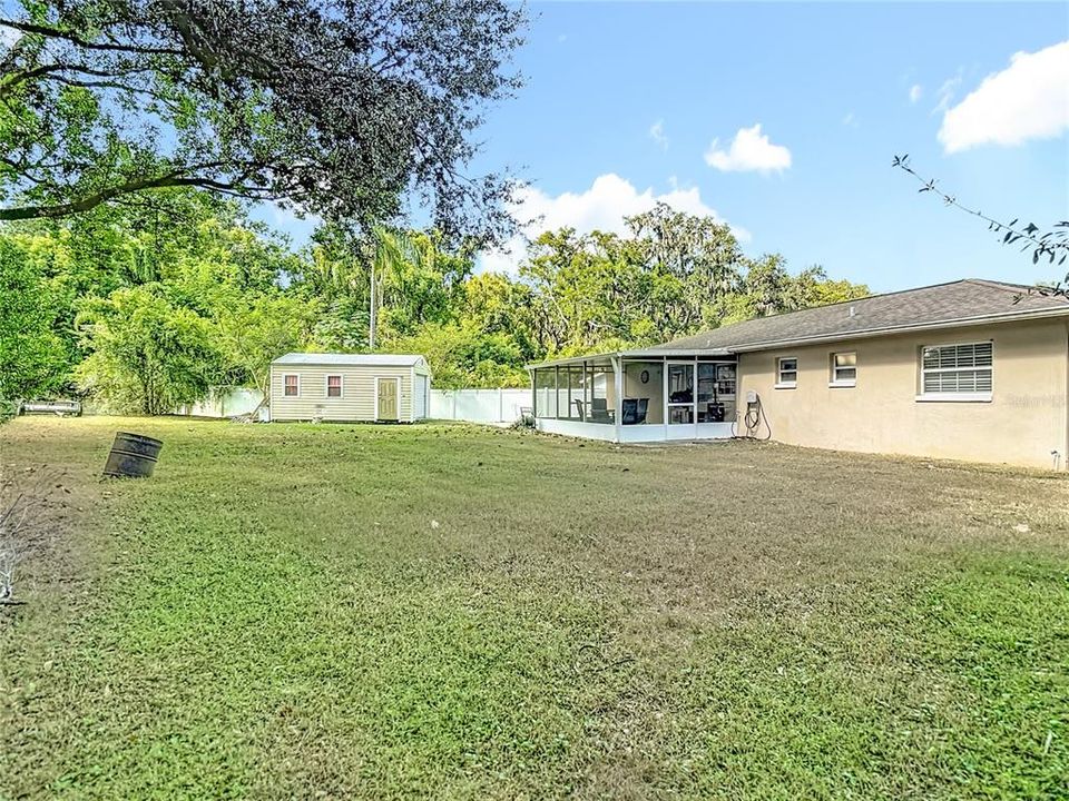 Active With Contract: $319,000 (3 beds, 2 baths, 1044 Square Feet)