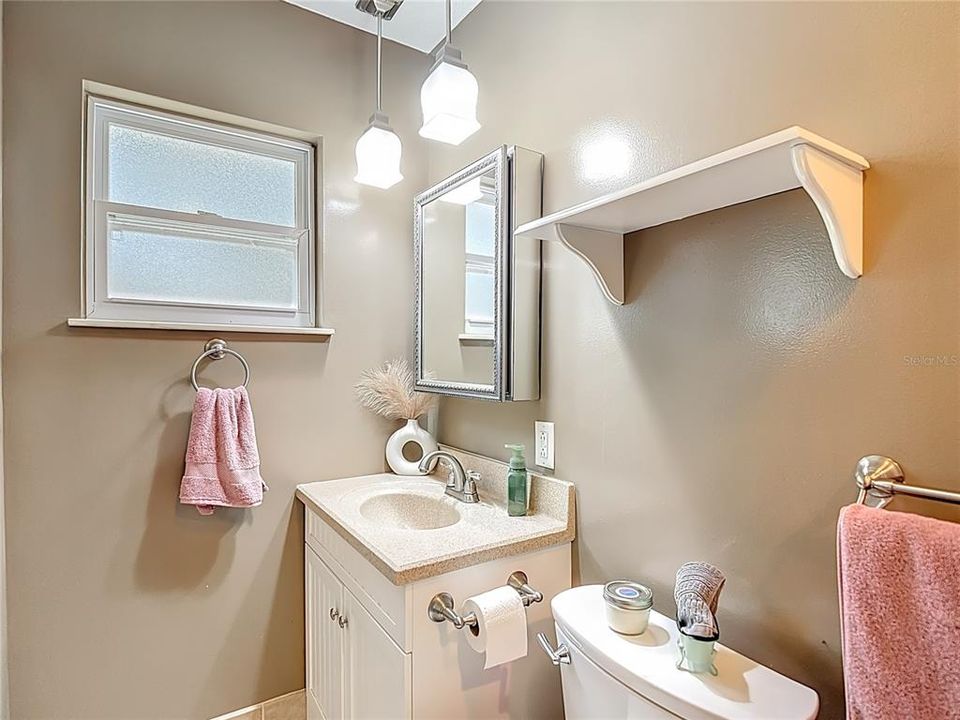 Active With Contract: $319,000 (3 beds, 2 baths, 1044 Square Feet)