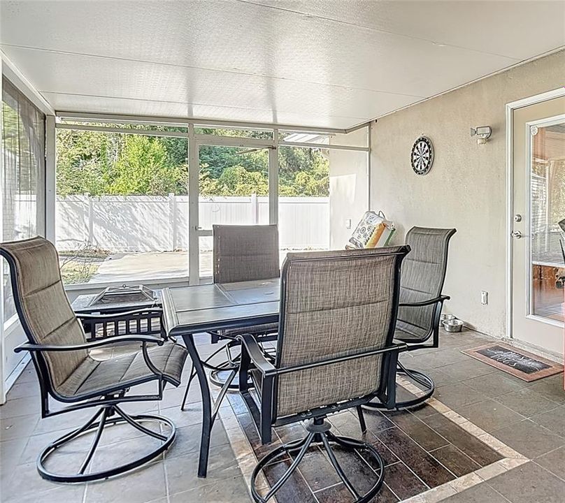 Active With Contract: $319,000 (3 beds, 2 baths, 1044 Square Feet)