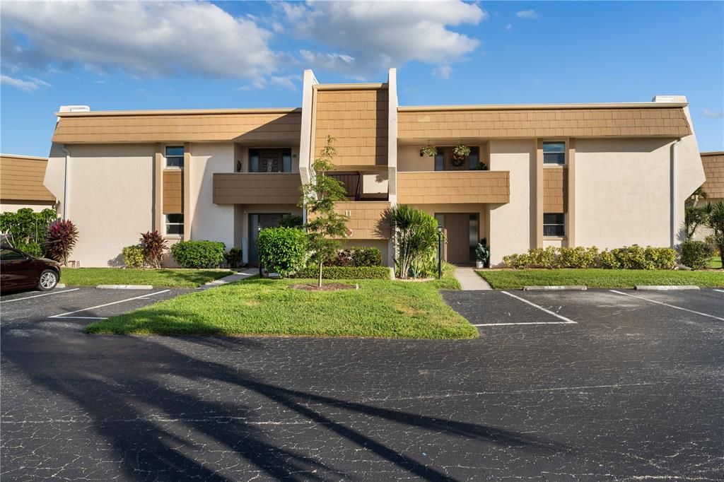 For Sale: $199,000 (2 beds, 2 baths, 1114 Square Feet)