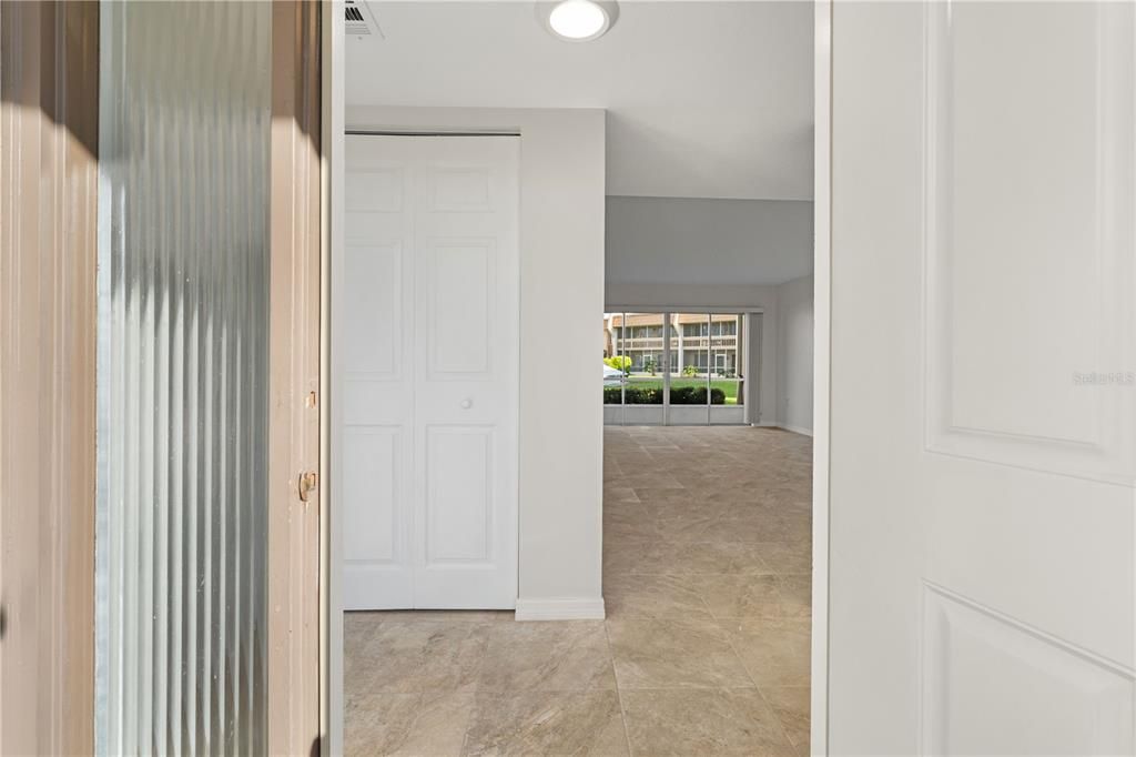 For Sale: $199,000 (2 beds, 2 baths, 1114 Square Feet)