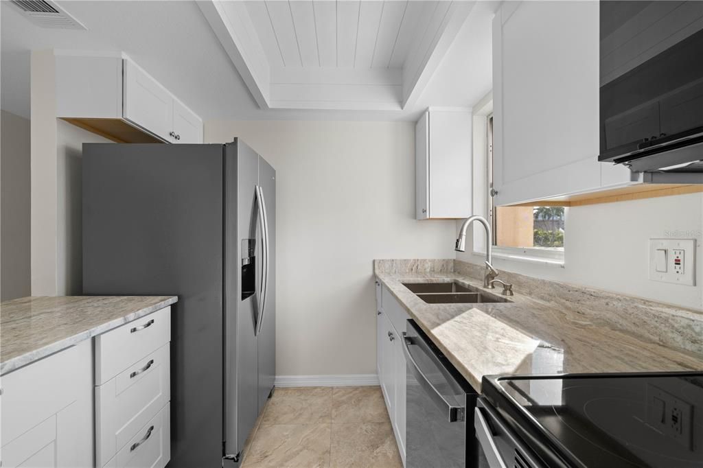 For Sale: $199,000 (2 beds, 2 baths, 1114 Square Feet)