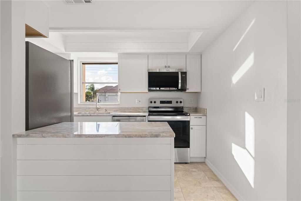 For Sale: $199,000 (2 beds, 2 baths, 1114 Square Feet)