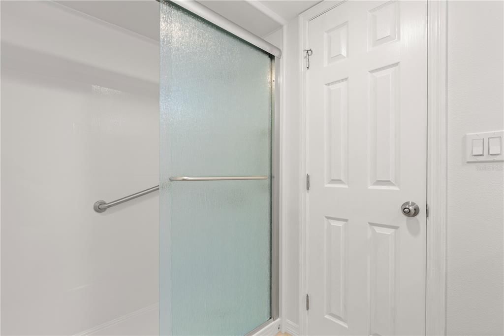 For Sale: $199,000 (2 beds, 2 baths, 1114 Square Feet)