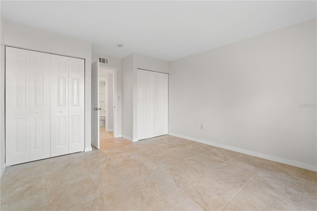 For Sale: $199,000 (2 beds, 2 baths, 1114 Square Feet)