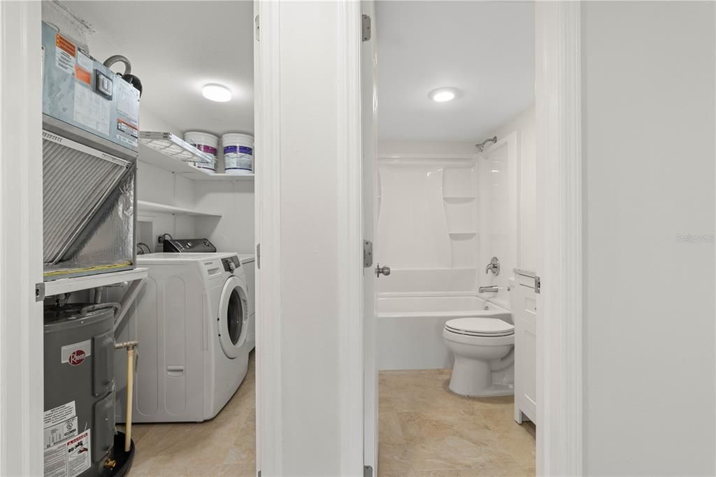 For Sale: $199,000 (2 beds, 2 baths, 1114 Square Feet)