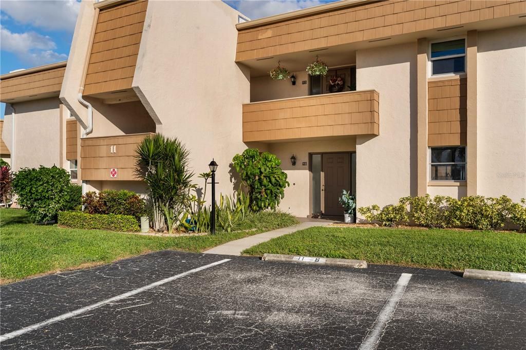 For Sale: $199,000 (2 beds, 2 baths, 1114 Square Feet)