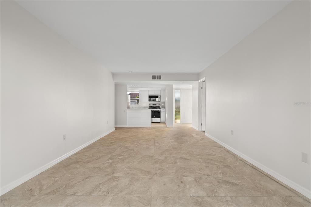 For Sale: $199,000 (2 beds, 2 baths, 1114 Square Feet)