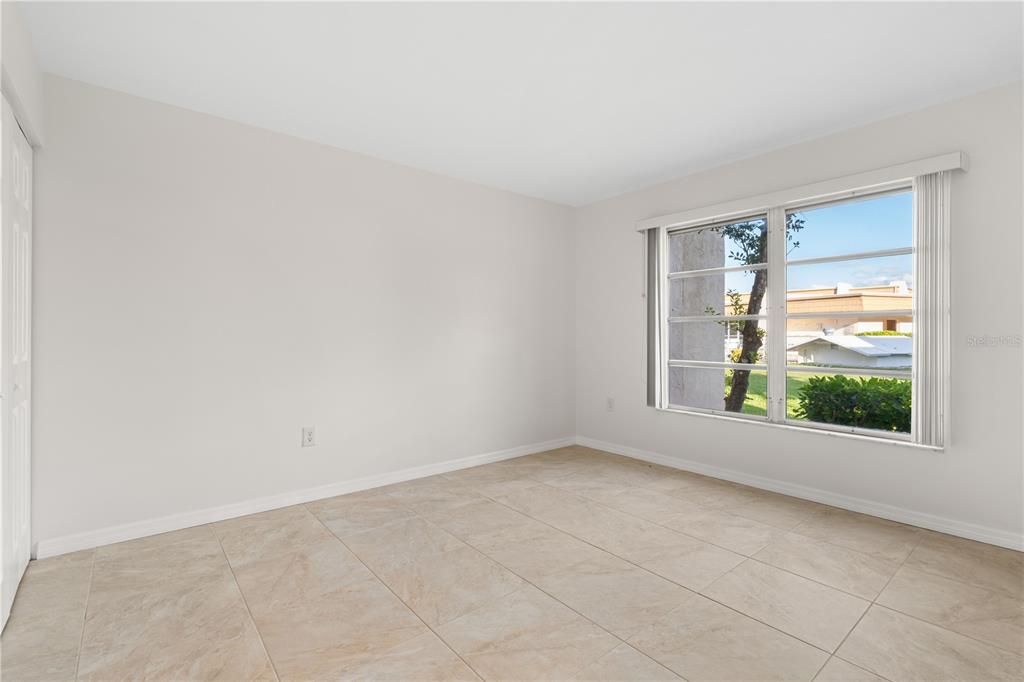 For Sale: $199,000 (2 beds, 2 baths, 1114 Square Feet)