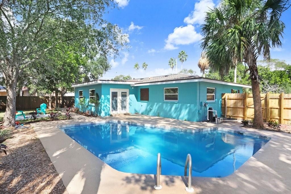 For Sale: $424,900 (3 beds, 2 baths, 1685 Square Feet)