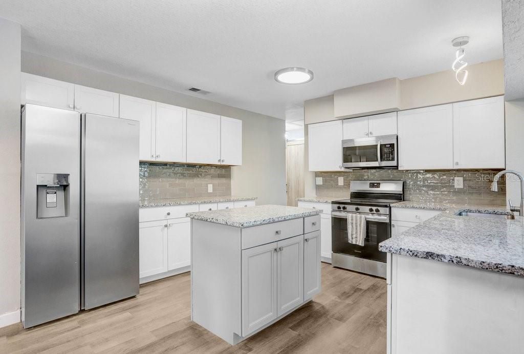 For Sale: $424,900 (3 beds, 2 baths, 1685 Square Feet)