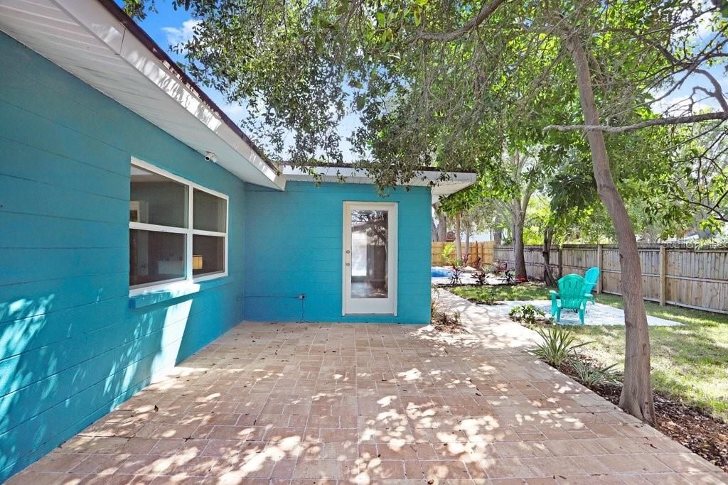 For Sale: $424,900 (3 beds, 2 baths, 1685 Square Feet)