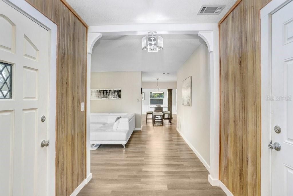 For Sale: $424,900 (3 beds, 2 baths, 1685 Square Feet)