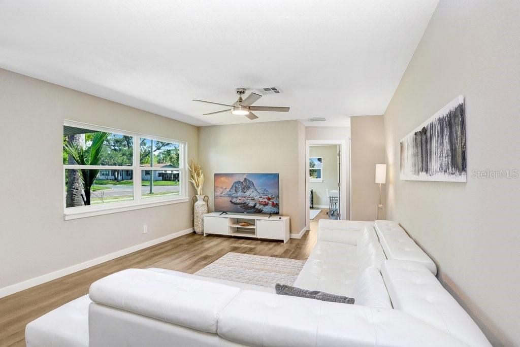 For Sale: $424,900 (3 beds, 2 baths, 1685 Square Feet)