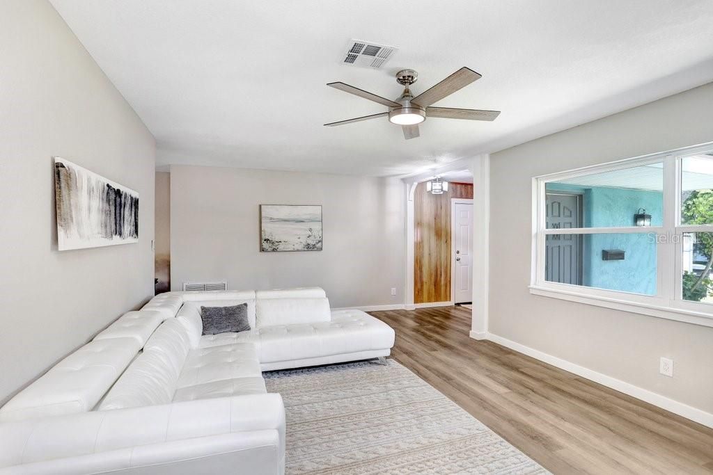 For Sale: $424,900 (3 beds, 2 baths, 1685 Square Feet)