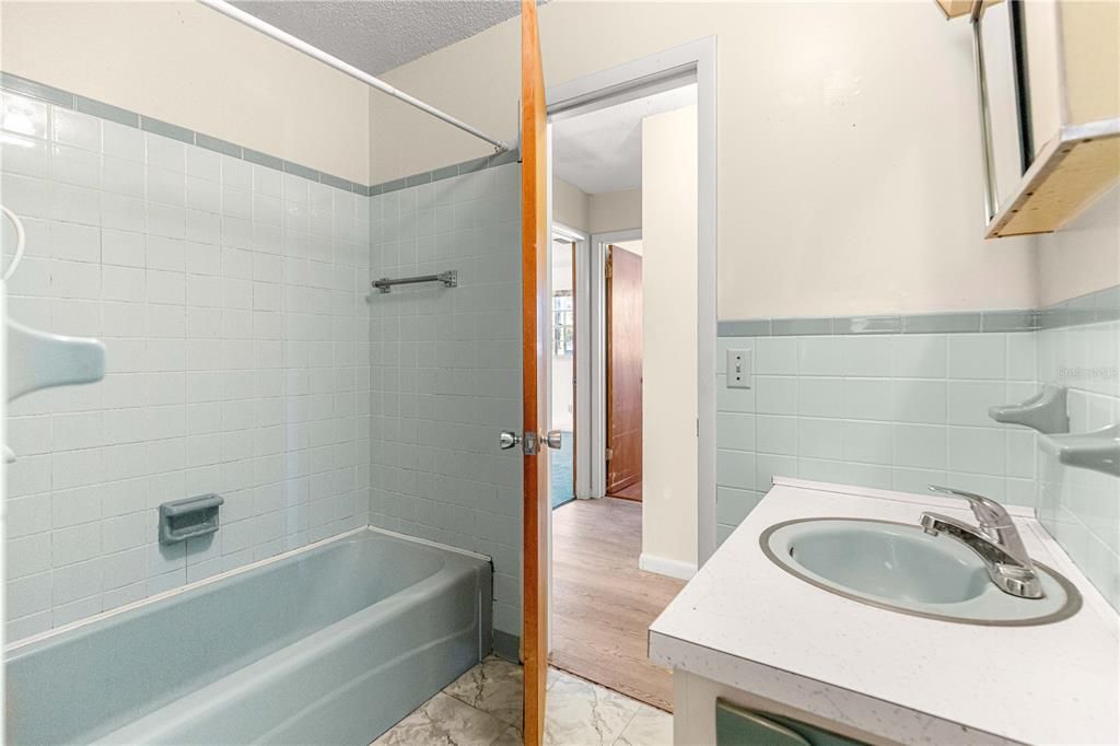 На продажу: $199,900 (3 спален, 1 ванн, 1134 Квадратных фут)