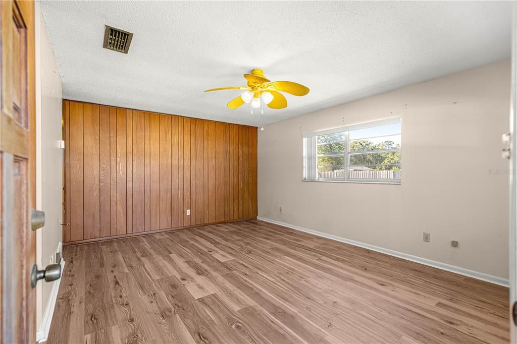 На продажу: $199,900 (3 спален, 1 ванн, 1134 Квадратных фут)