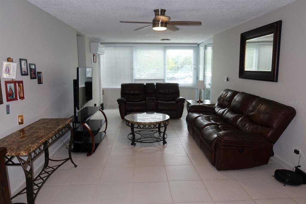 На продажу: $260,000 (4 спален, 3 ванн, 1346 Квадратных фут)