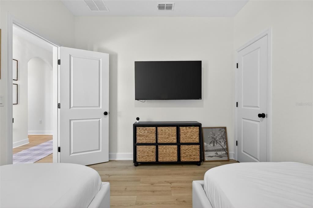 For Sale: $470,000 (3 beds, 2 baths, 1791 Square Feet)