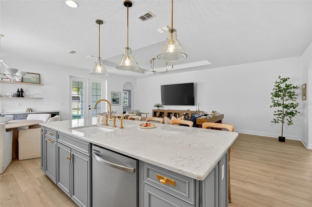 For Sale: $470,000 (3 beds, 2 baths, 1791 Square Feet)