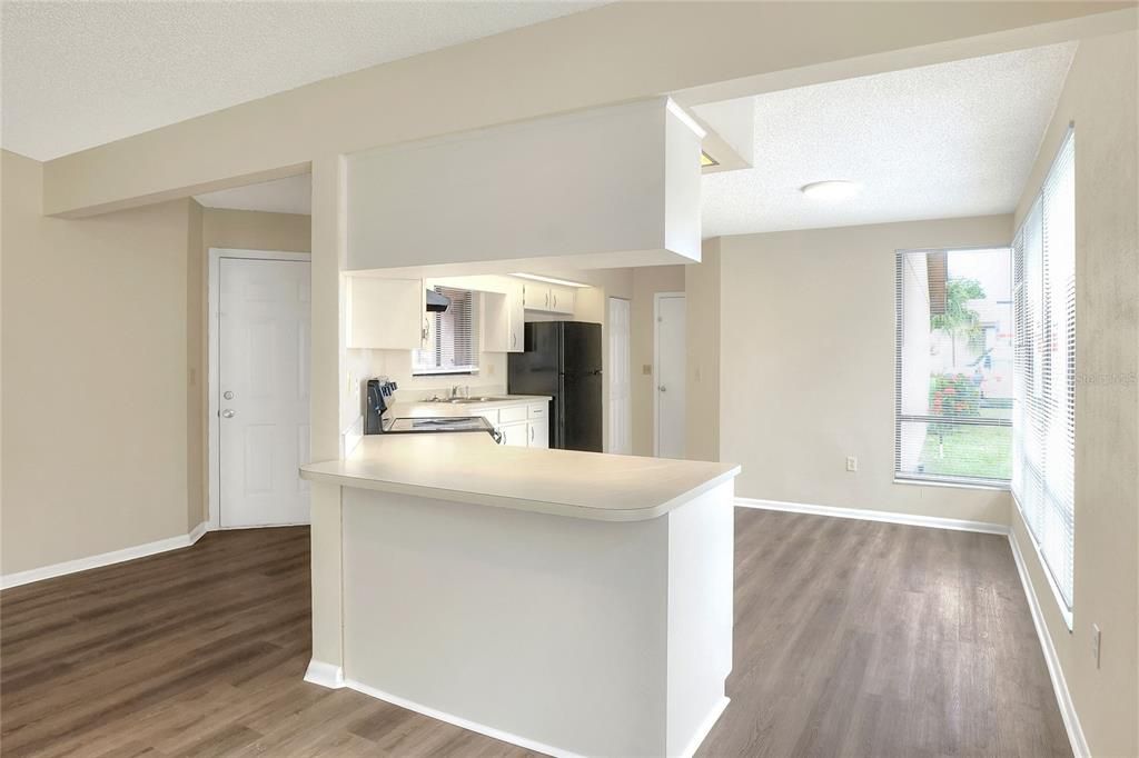 待售: $234,900 (2 贝兹, 2 浴室, 1394 平方英尺)