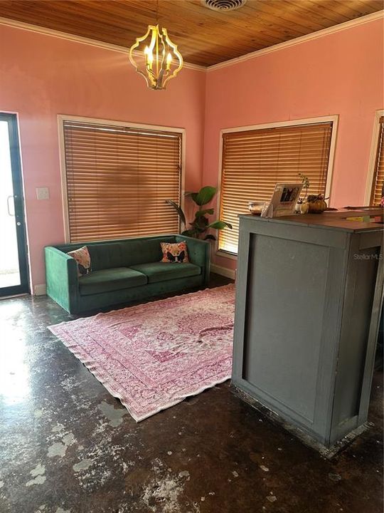 待售: $575,000 (0 贝兹, 0 浴室, 2150 平方英尺)