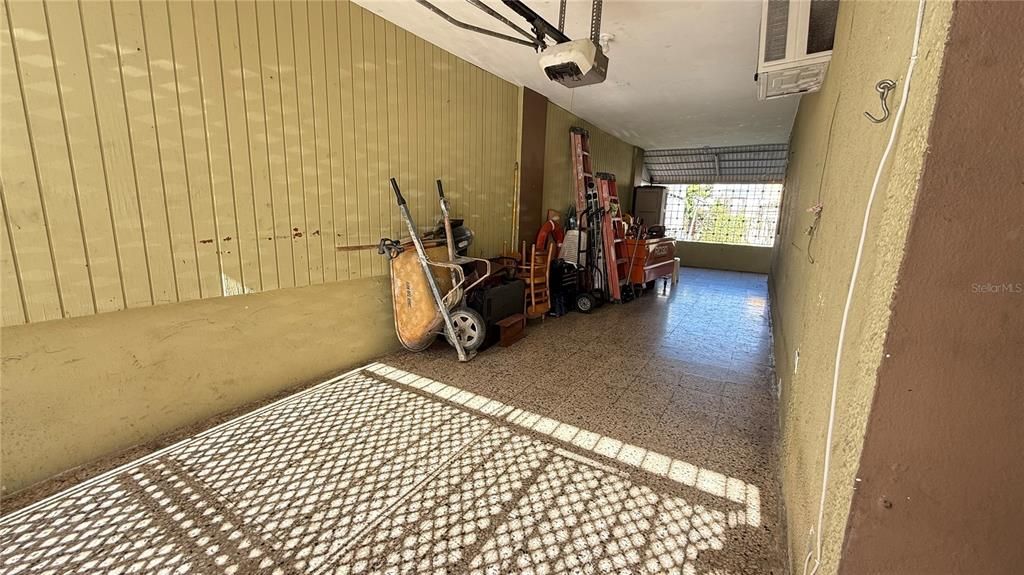 На продажу: $147,000 (2 спален, 1 ванн, 1100 Квадратных фут)