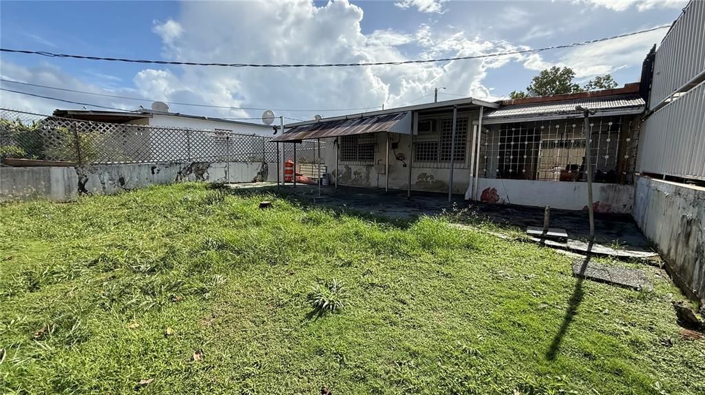 На продажу: $147,000 (2 спален, 1 ванн, 1100 Квадратных фут)