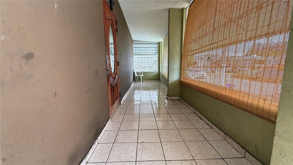 На продажу: $147,000 (2 спален, 1 ванн, 1100 Квадратных фут)