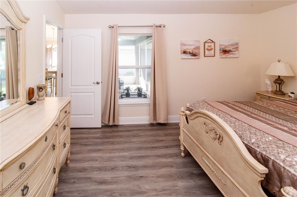 待售: $299,000 (3 贝兹, 2 浴室, 1437 平方英尺)