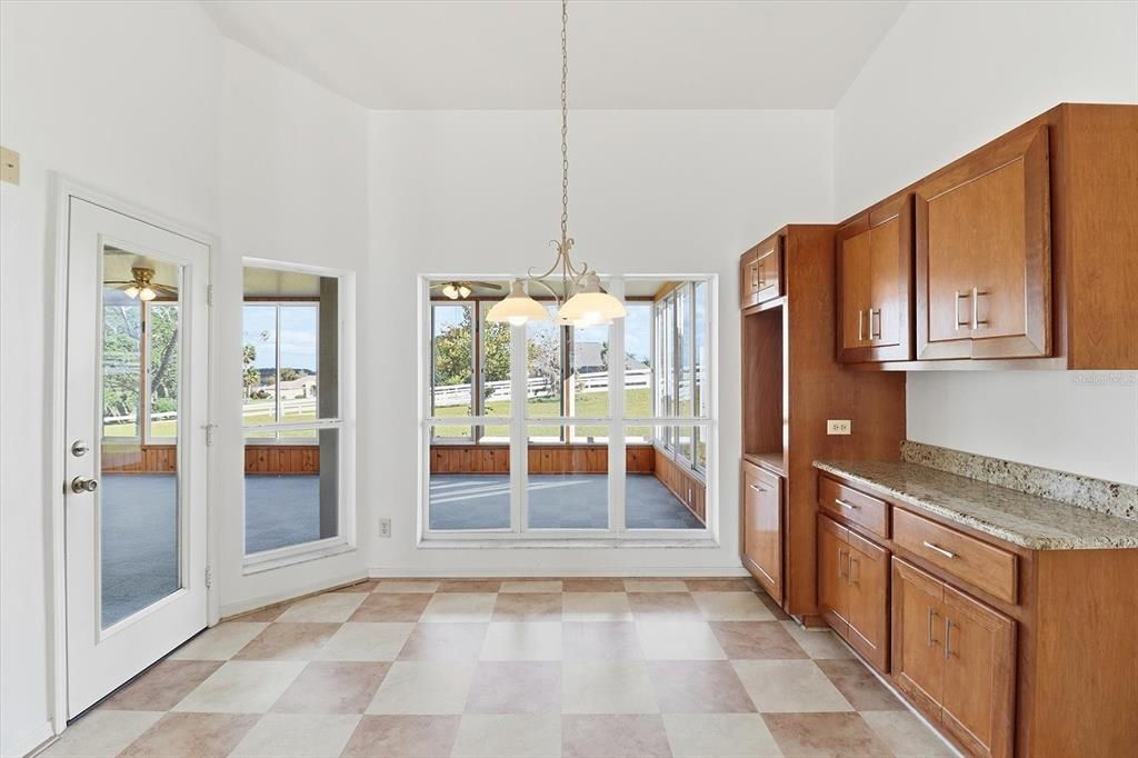 待售: $399,900 (3 贝兹, 2 浴室, 1951 平方英尺)