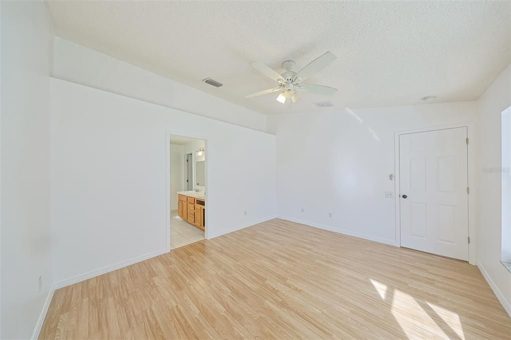 For Sale: $325,000 (3 beds, 2 baths, 1500 Square Feet)