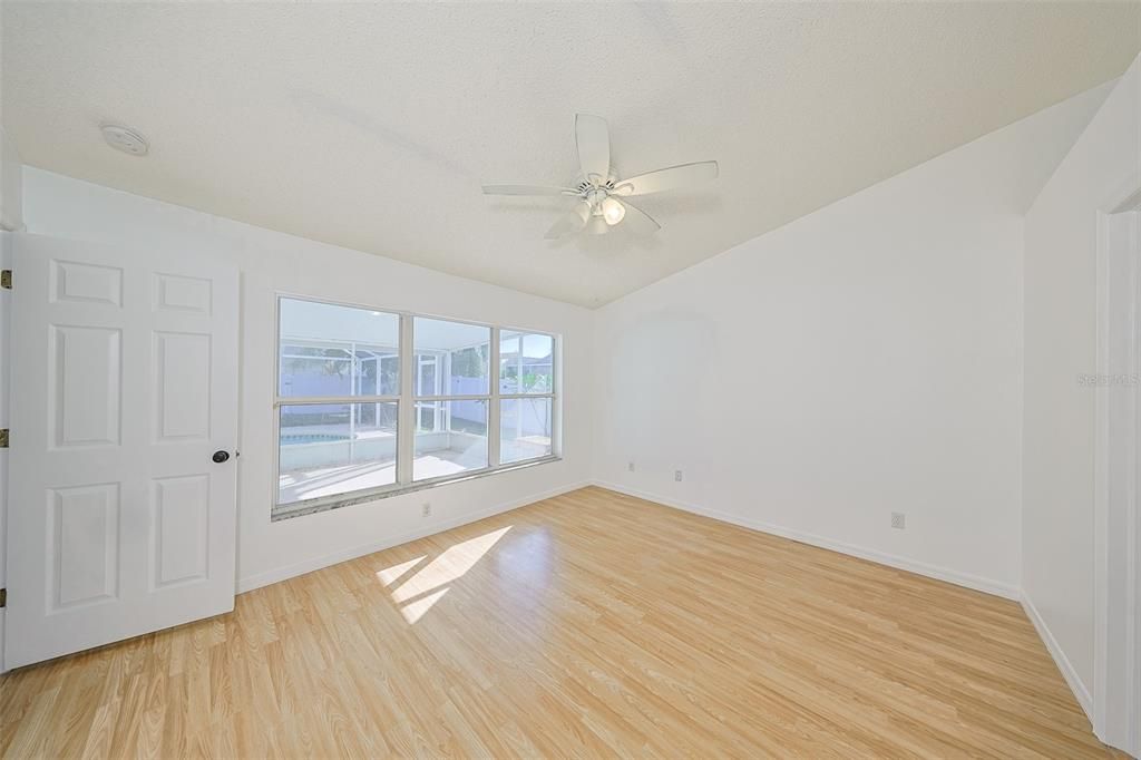 For Sale: $325,000 (3 beds, 2 baths, 1500 Square Feet)