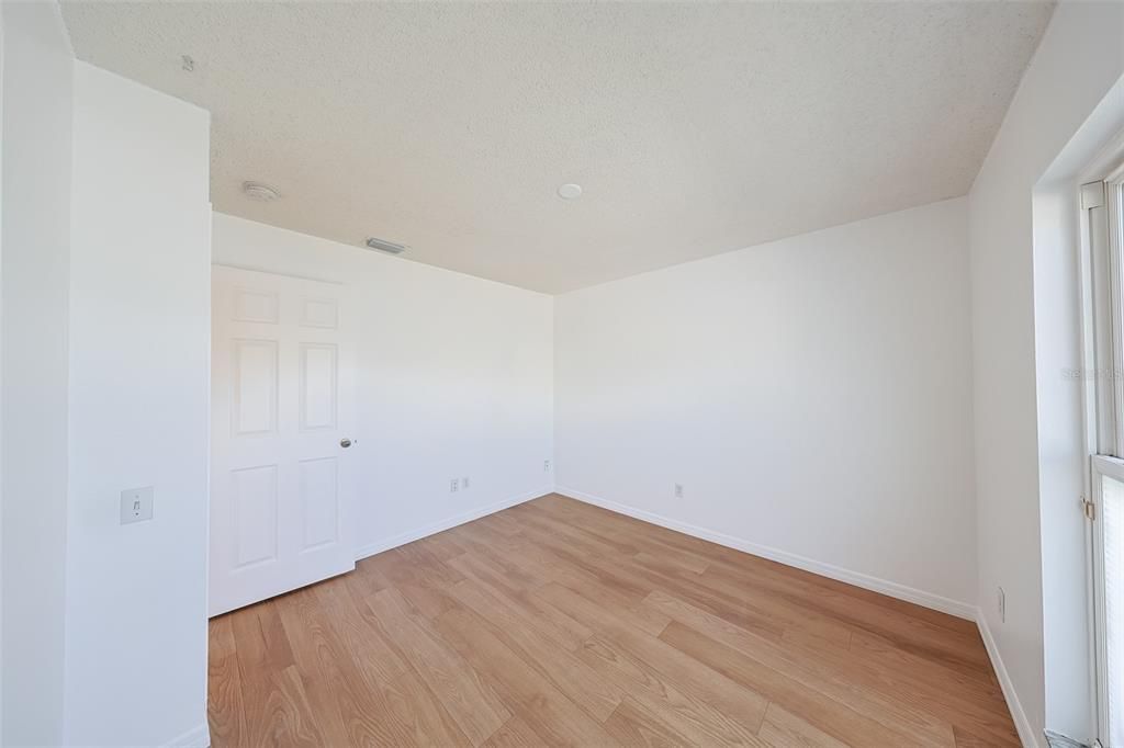 For Sale: $325,000 (3 beds, 2 baths, 1500 Square Feet)