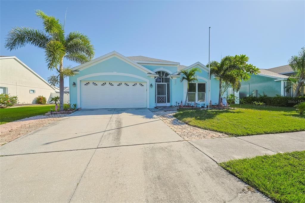 For Sale: $325,000 (3 beds, 2 baths, 1500 Square Feet)