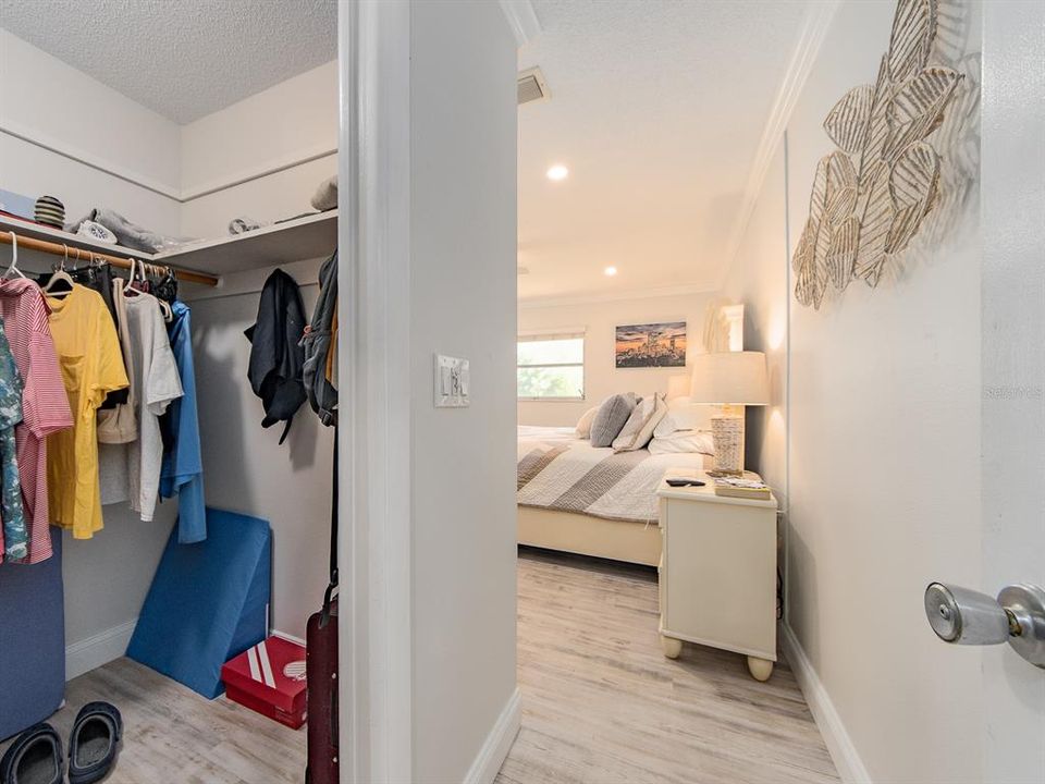 For Sale: $459,900 (2 beds, 2 baths, 1649 Square Feet)