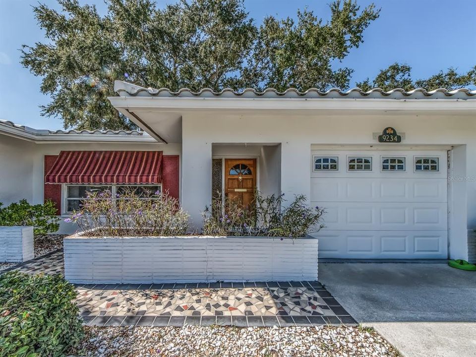 For Sale: $459,900 (2 beds, 2 baths, 1649 Square Feet)