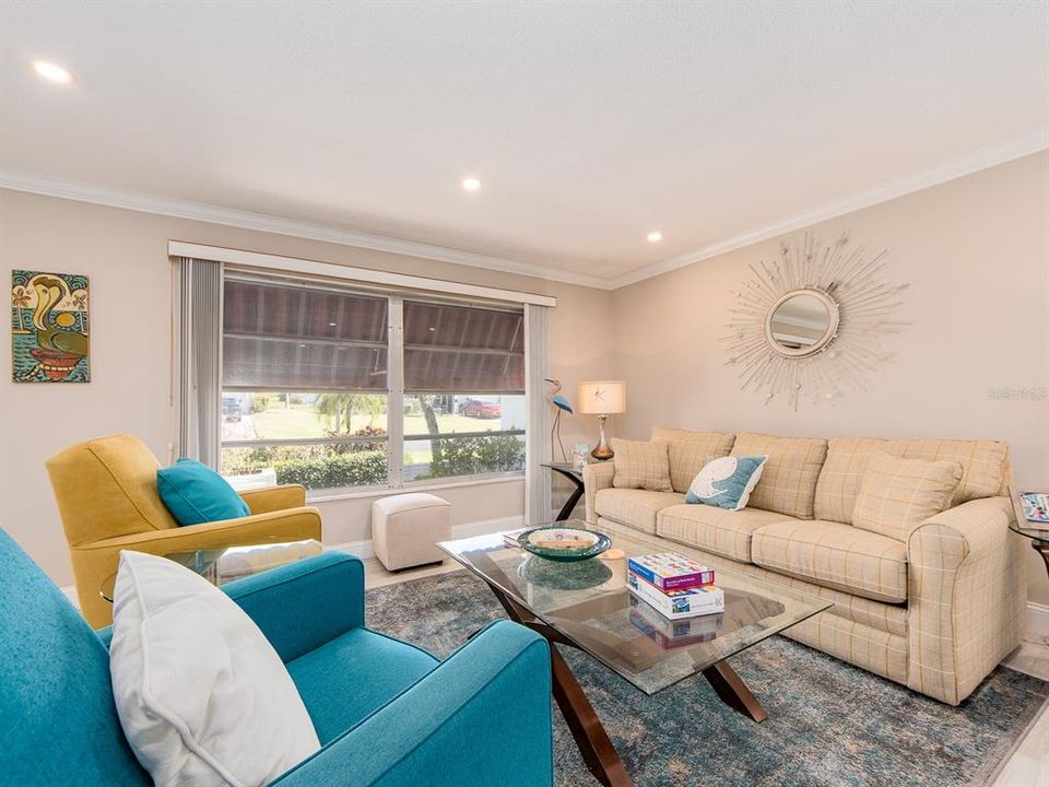 For Sale: $459,900 (2 beds, 2 baths, 1649 Square Feet)