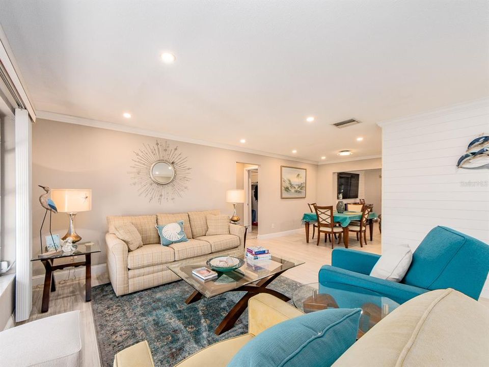 For Sale: $459,900 (2 beds, 2 baths, 1649 Square Feet)